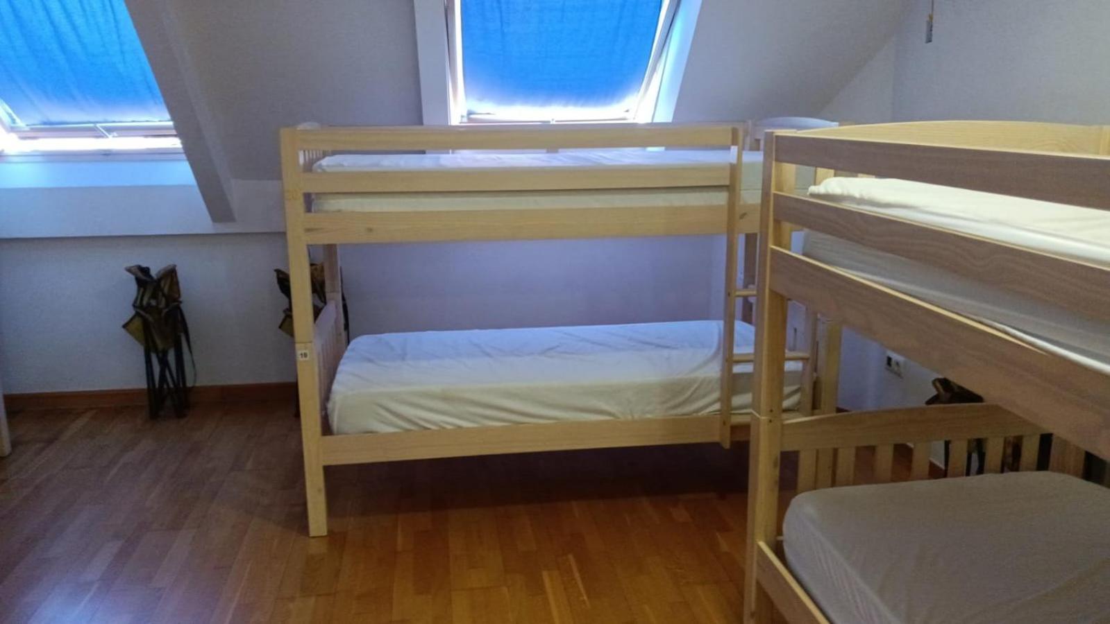 Albergue -Wifi- O Apartamento -No Wifi- Camino Santiago Porrino - En Pleno Centro - City Centre Eksteriør billede