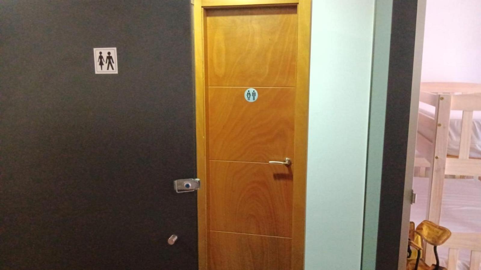 Albergue -Wifi- O Apartamento -No Wifi- Camino Santiago Porrino - En Pleno Centro - City Centre Eksteriør billede